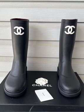 CHANEL rubber rain boots Brand new with receipt EU39,US8.5